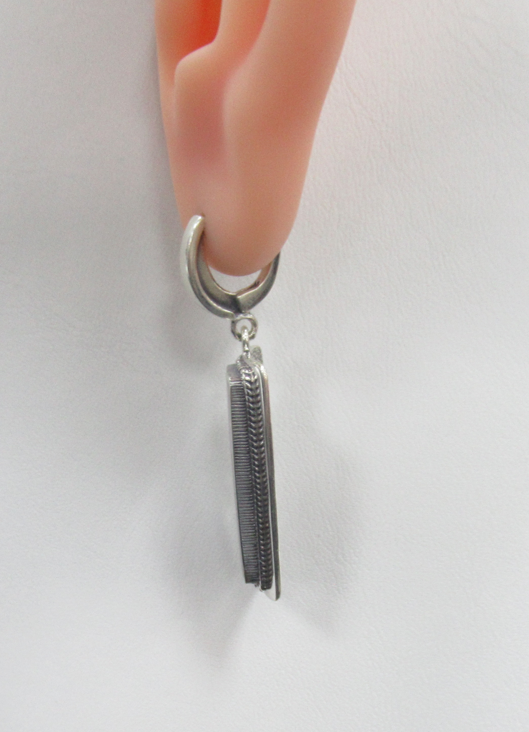 Серебряные серьги с чароитами